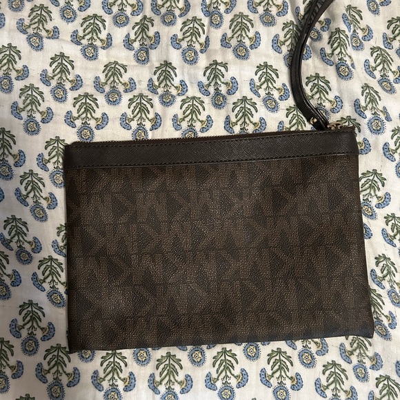 Michael Kors Large Clutch Wristlet - Picture 9 of 12